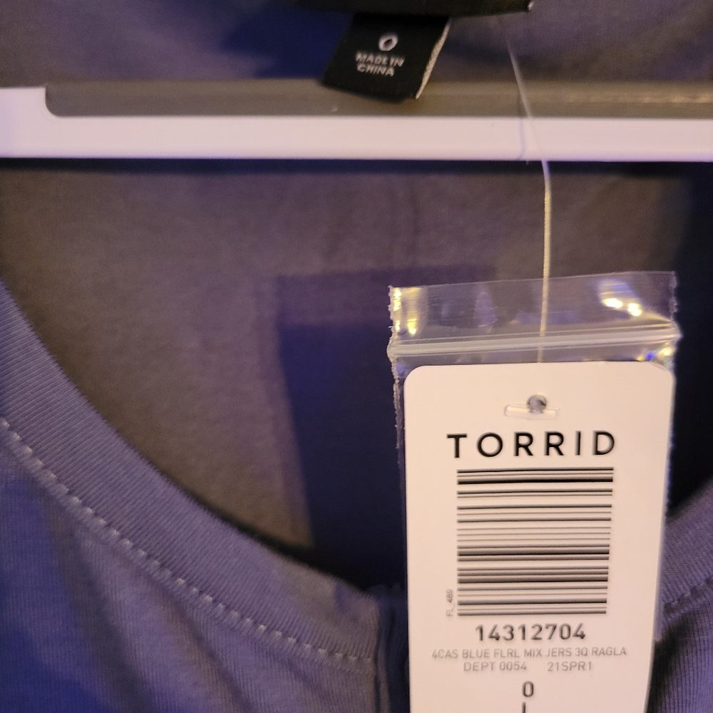 Torrid dresses two sizes 12 and 16 the 12 is kinda a big 12. And has pockets - Picture 6 of 9